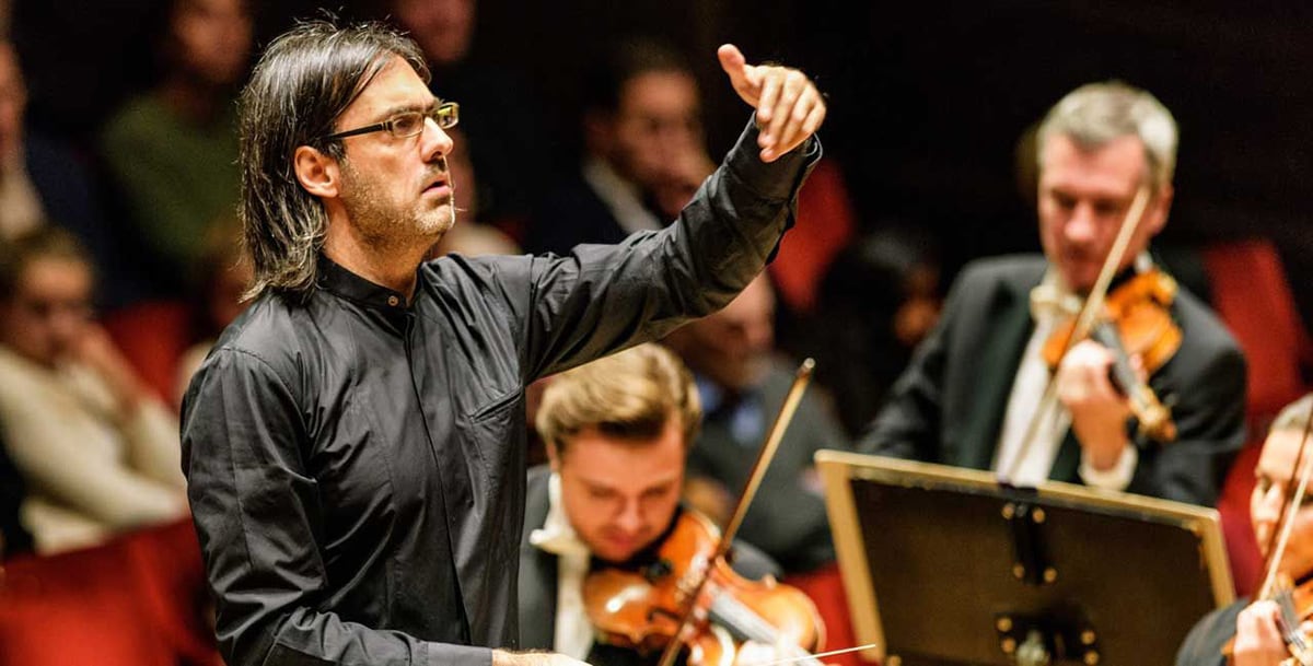 Ο βιολιστής των βιολιστών: Το νέο album του Λεωνίδα Καβάκου έφτασε στο Public!