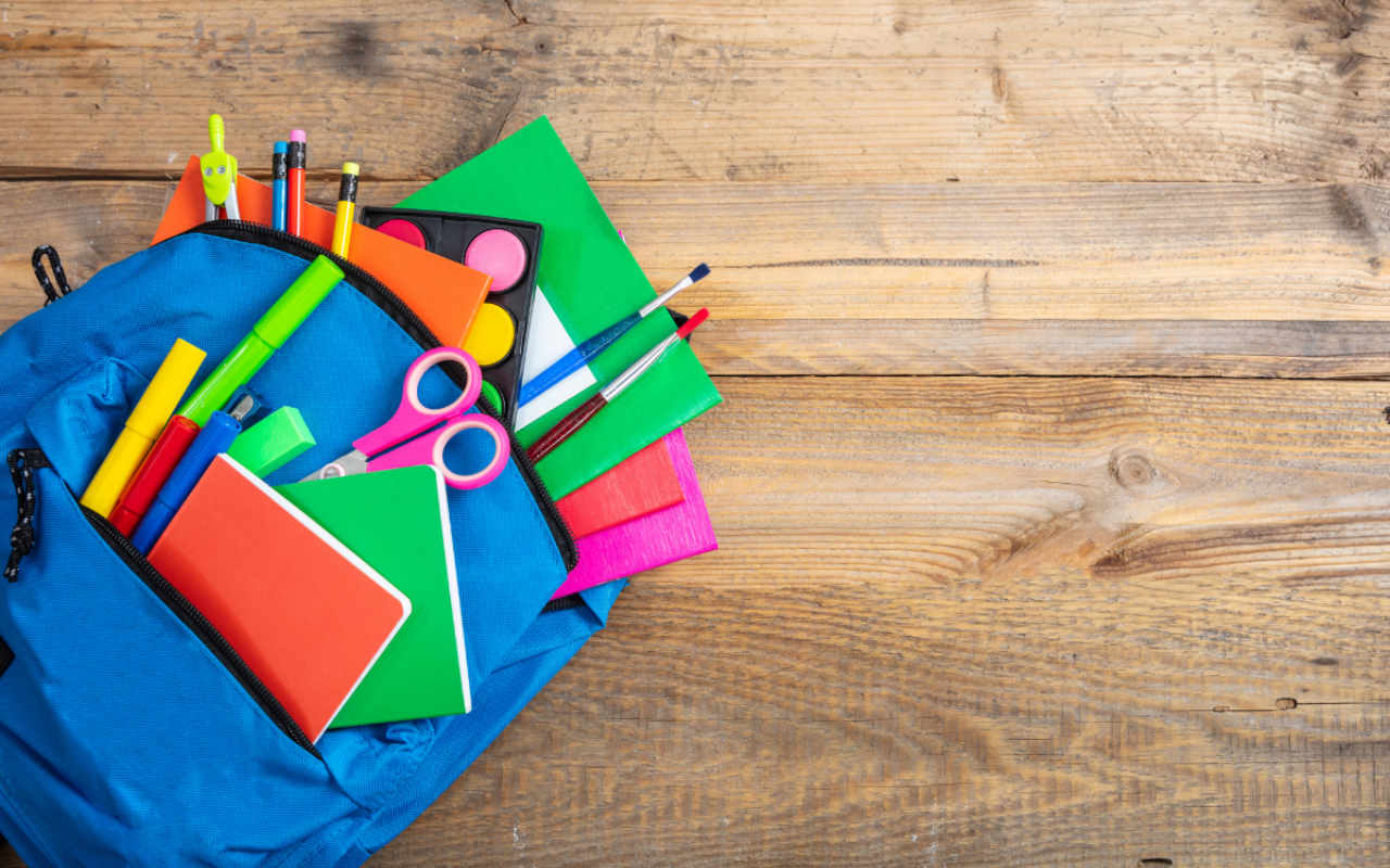 Ξανά στα θρανία με Public / Διαλέγουμε σακίδια και τα ζωγραφίζουμε!