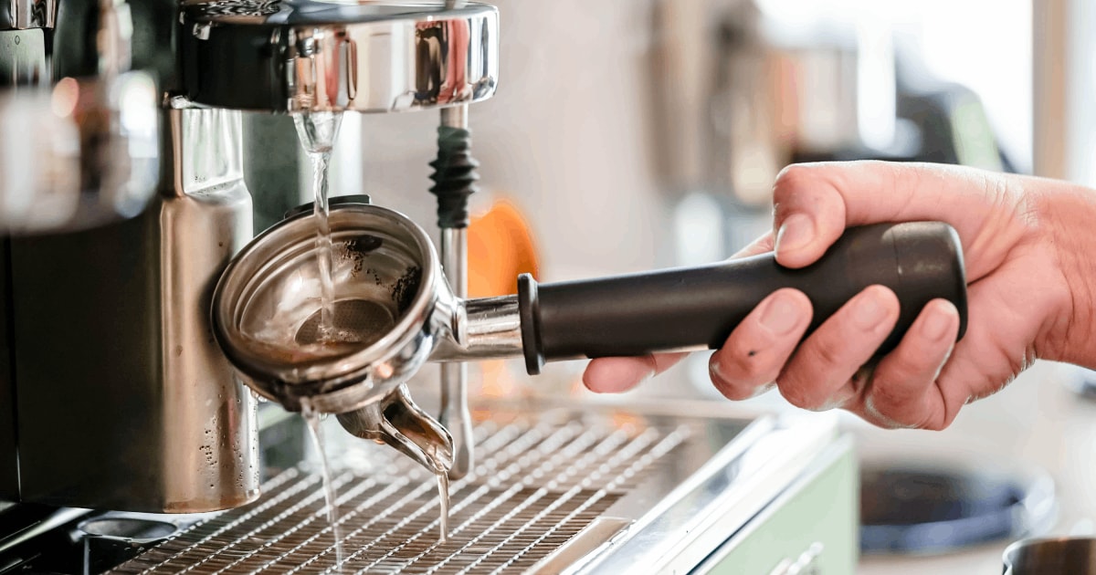 08-coffeemachinemaintenance-01