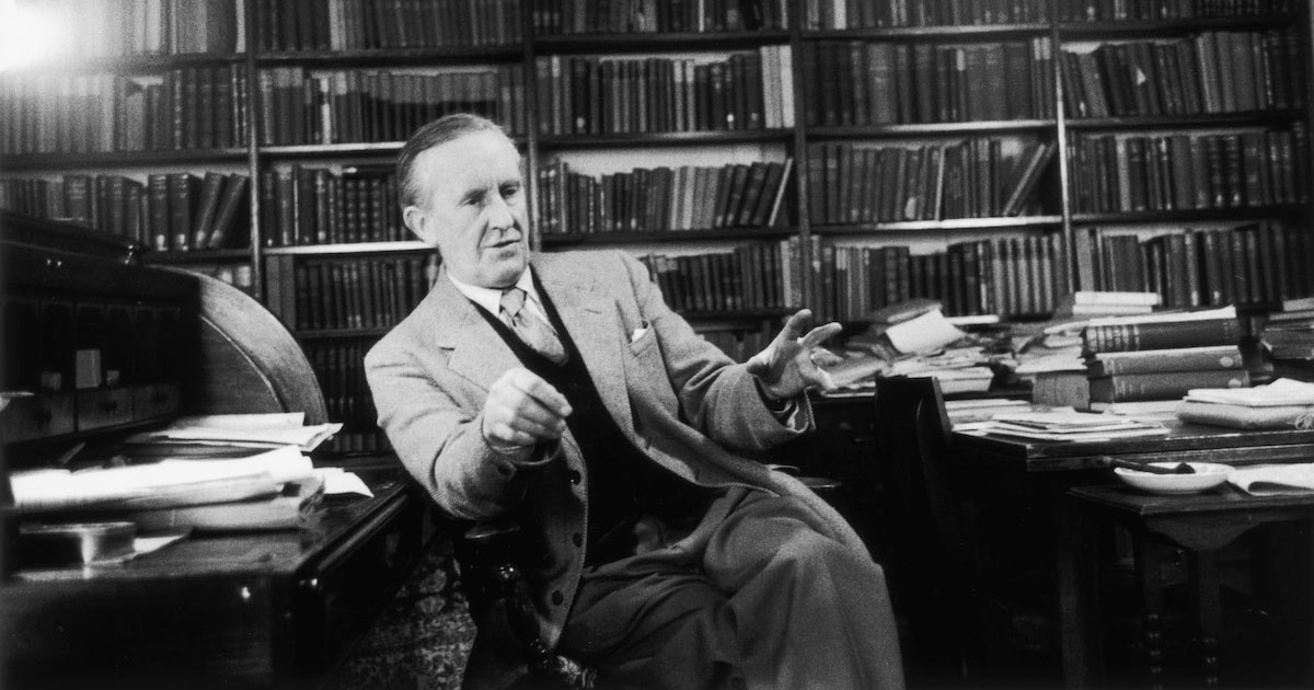 Σαν σήμερα / Το «The Hobbit» του J.R.R. Tolkien κυκλοφορεί για πρώτη φορά