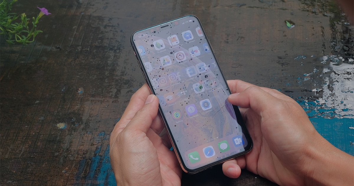 iphone-water-damage-01