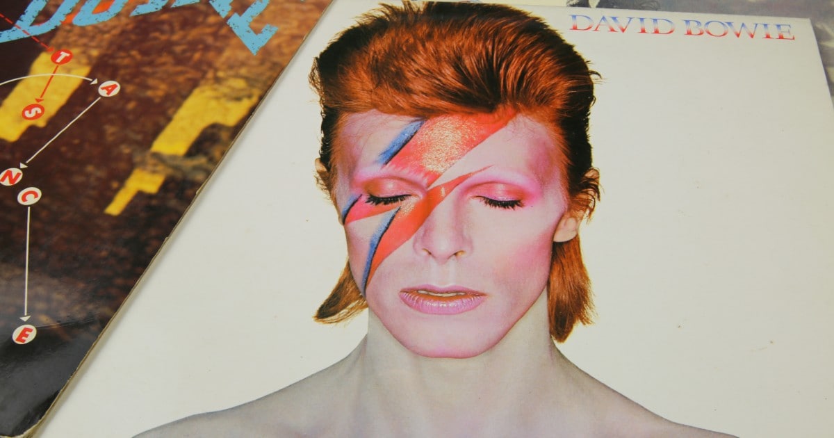 artist-month-david-bowie-01
