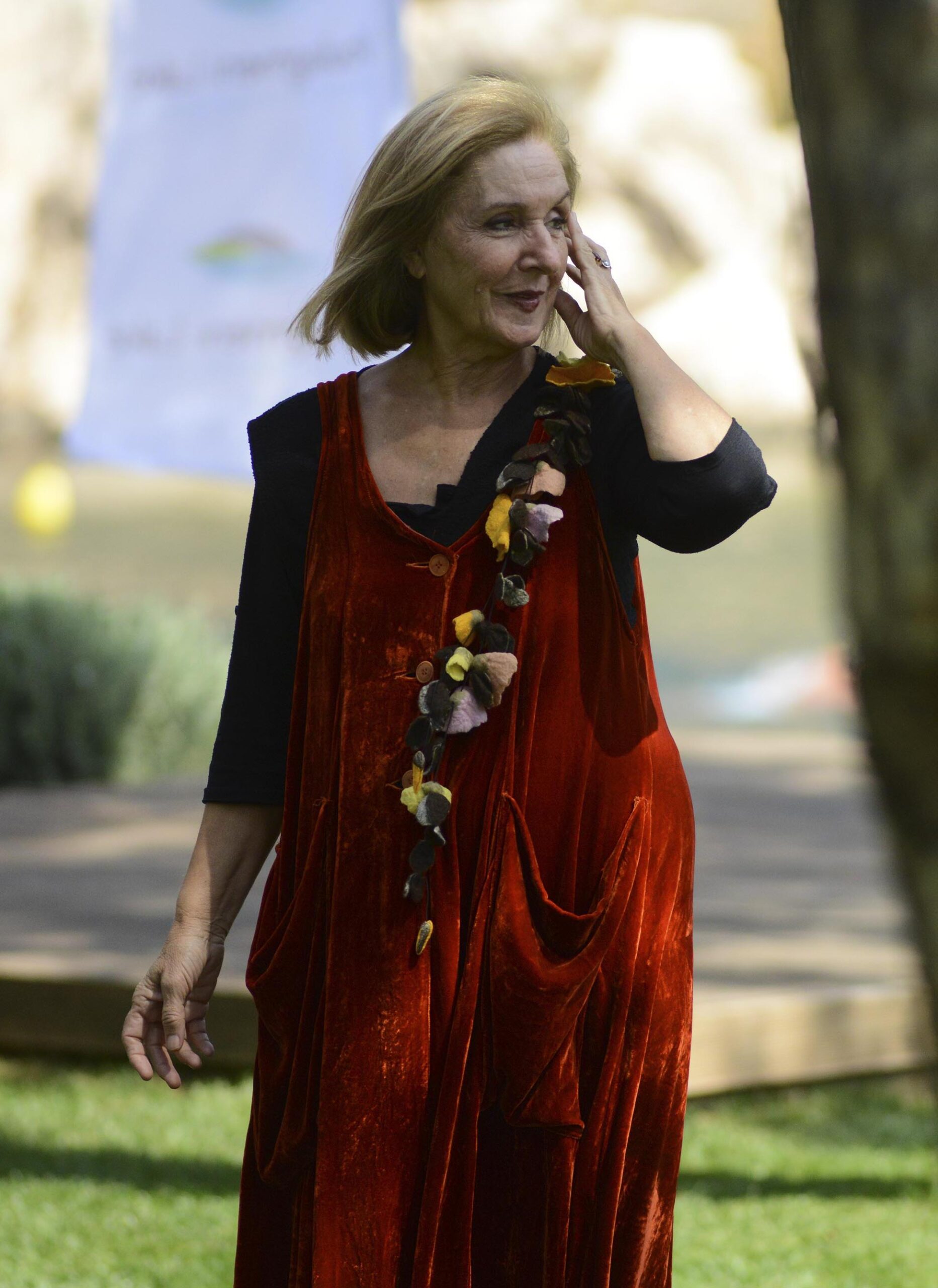 Η Κάρμεν Ρουγγέρη, το σκάκι & το μαγικό κουτί της Πηνελόπης Δέλτα