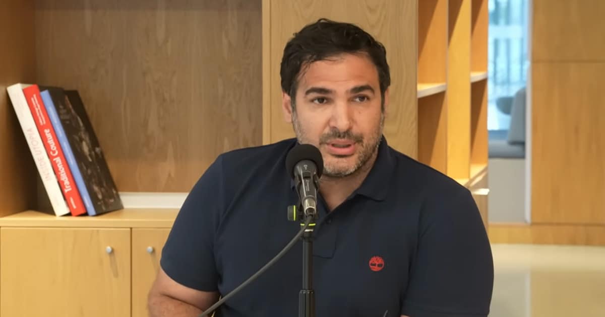 O Public Νίκος Βαρβαδούκας καλεσμένος στο podcast «3 στον Αέρα»