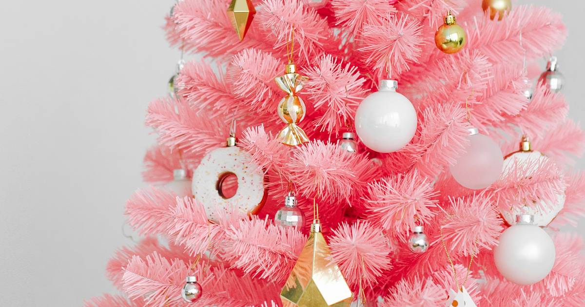 Τα πιο πρωτότυπα χριστουγεννιάτικα δέντρα βρίσκονται στα Public!