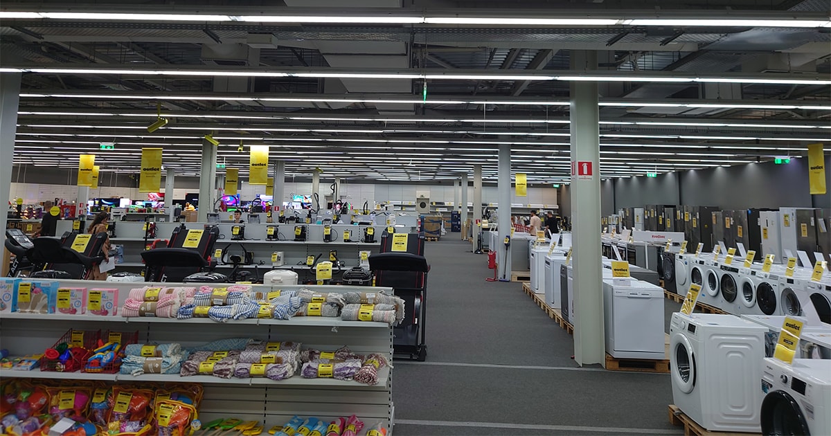 Μία ημέρα στο Public Outlet στο Ρέντη: Στιγμή-στιγμή πώς θα το ζήσεις